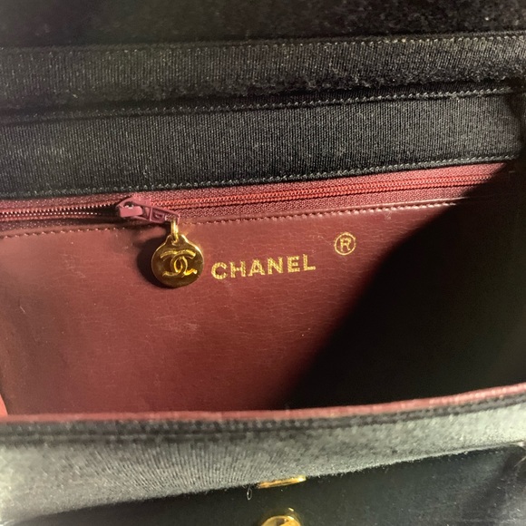 🎄[SOLD] ❤️CHANEL Matelasse Strass - Picture 9 of 11